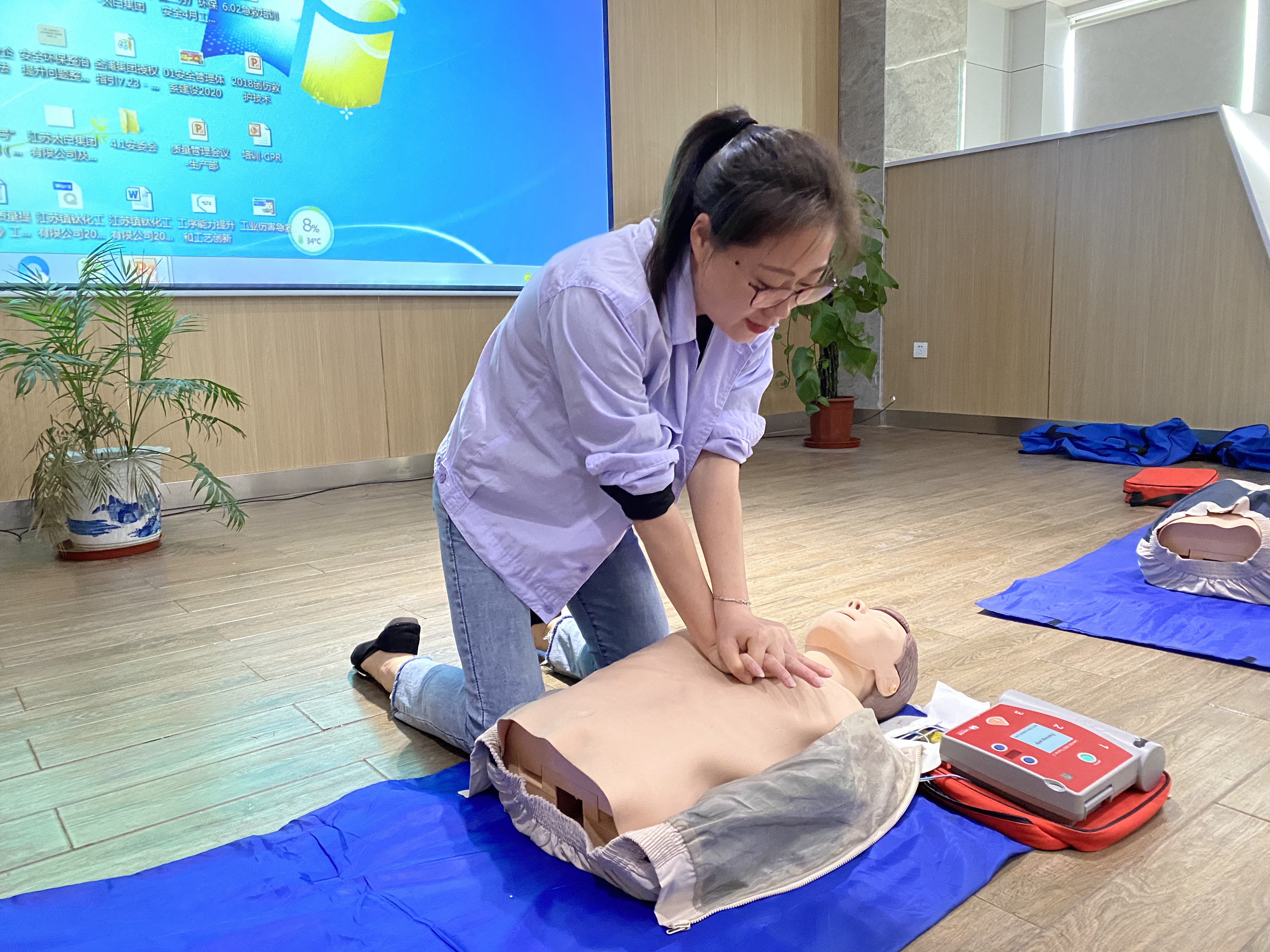 ��������